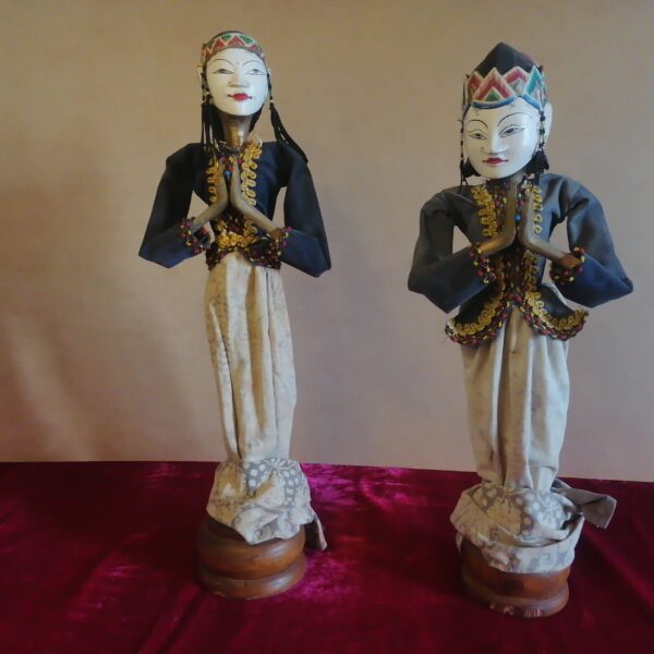 Pareja Tailandesa trajes típicos