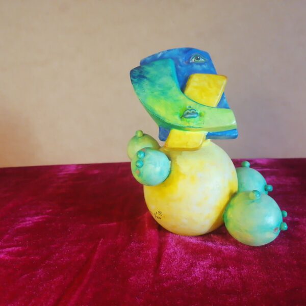 Escultura en cerámica de Alexander Flores